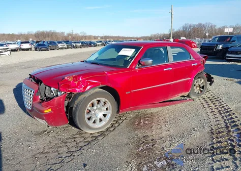 2010 Chrysler 300 Touring/Signature Series/Executive Series z USA, uszkodzony, nr VIN 2C3CA5CV4AH135613